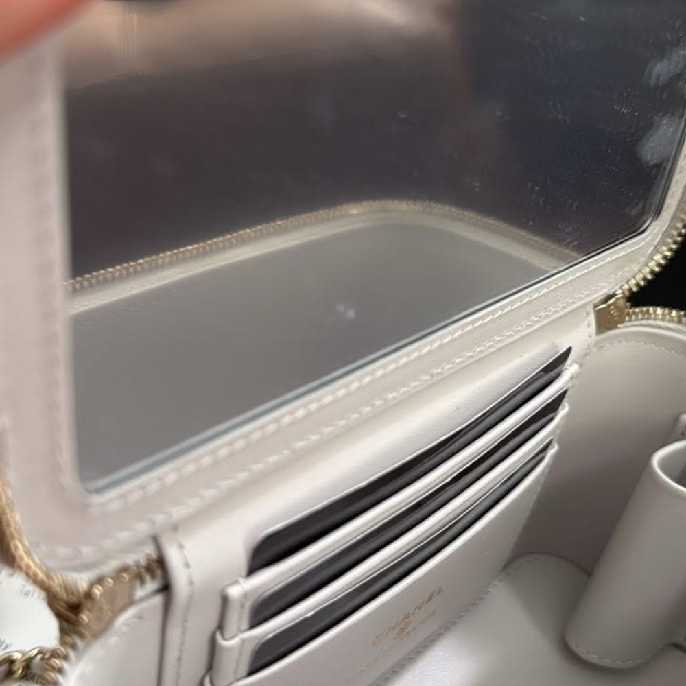 Chanel Grey vanity With Chain New - Picture 5 of 5
